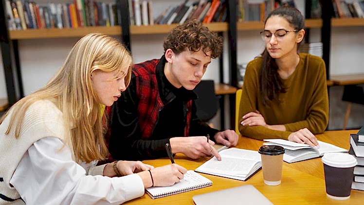 Ülkenin En Gözde Liselerinin Öğrencilerinden LGS Tercihi Yapacak Adaylara Öneriler