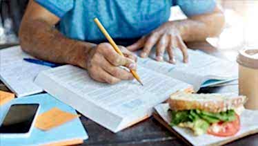 YKS’ye Girecek Öğrencilere Beslenme Önerisi 